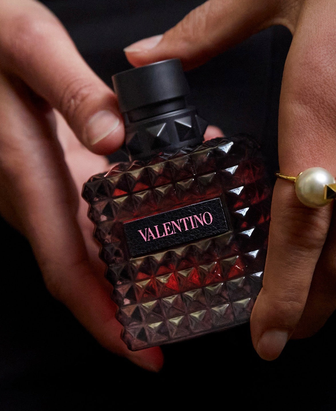 Valentino Donna Born in Roma Intense